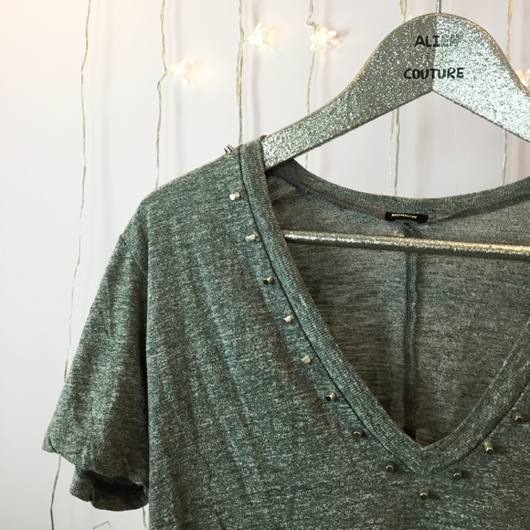 NWOT Monrow Studded Oversized V Neck Tee - Picture 3 of 8